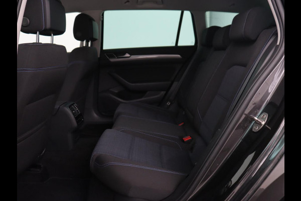 Volkswagen Passat 1.4 TSI PHEV GTE | Stoelverwarming | Massage | Carplay | Navigatie | Matrix LED | Camera | Park Assist | Adaptive cruise | Side Assist | Plug In