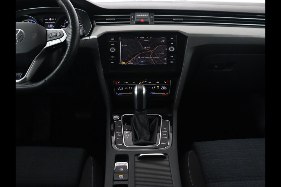 Volkswagen Passat 1.4 TSI PHEV GTE | Stoelverwarming | Massage | Carplay | Navigatie | Matrix LED | Camera | Park Assist | Adaptive cruise | Side Assist | Plug In