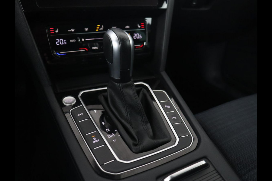 Volkswagen Passat 1.4 TSI PHEV GTE | Stoelverwarming | Massage | Carplay | Navigatie | Matrix LED | Camera | Park Assist | Adaptive cruise | Side Assist | Plug In