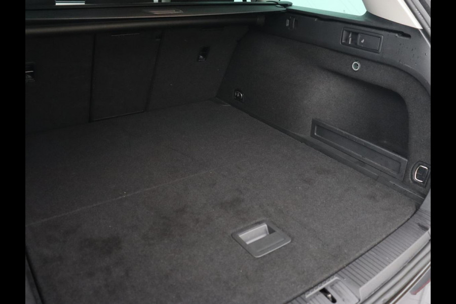 Volkswagen Passat 1.4 TSI PHEV GTE | Stoelverwarming | Massage | Carplay | Navigatie | Matrix LED | Camera | Park Assist | Adaptive cruise | Side Assist | Plug In