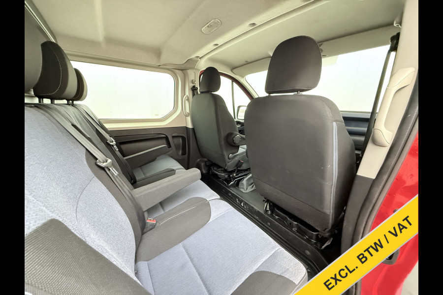 Opel Vivaro 1.6CDTI 126PK DC 5-Pers. L2H1 Dubbele Cabine Navi Camera EURO 6 Airco Trekhaak Cruise Control Pdc Sport EcoFlex Betonplex Vloer Wandbetimmering Schuifdeur 1e Eigenaar Origineel Nederlandse Auto