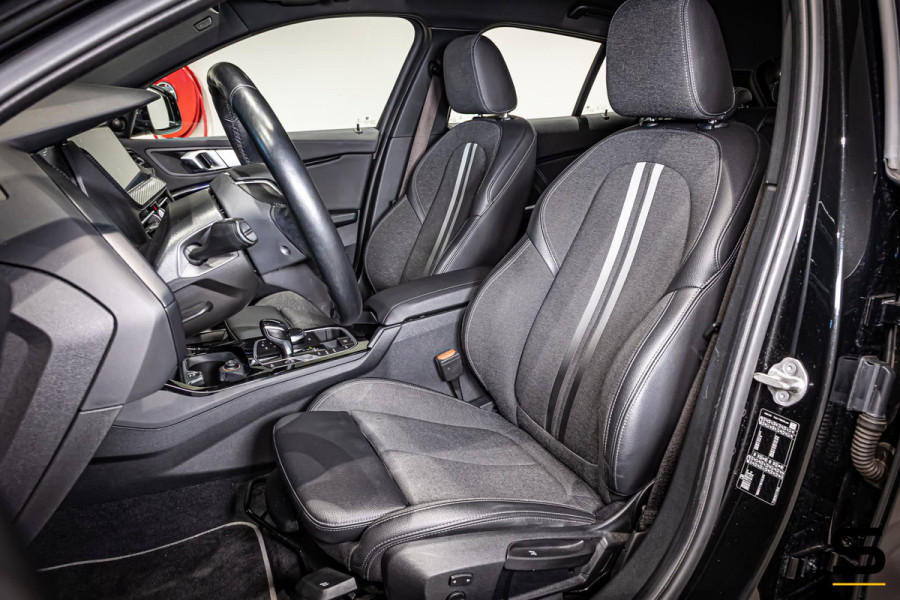 BMW 1-serie 118i Business Edition|NAP|Stoel & stuur verwarming