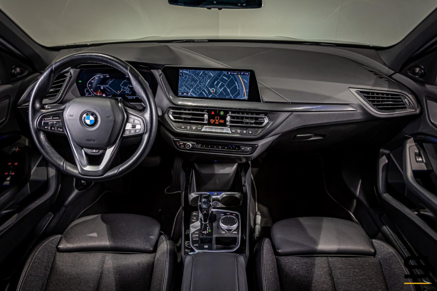 BMW 1-serie 118i Business Edition|NAP|Stoel & stuur verwarming