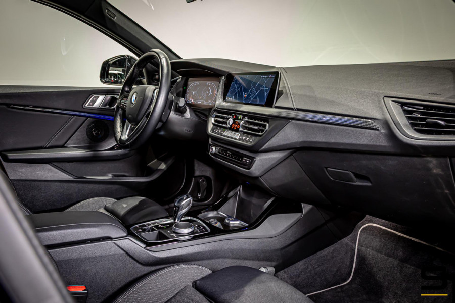 BMW 1-serie 118i Business Edition|NAP|Stoel & stuur verwarming