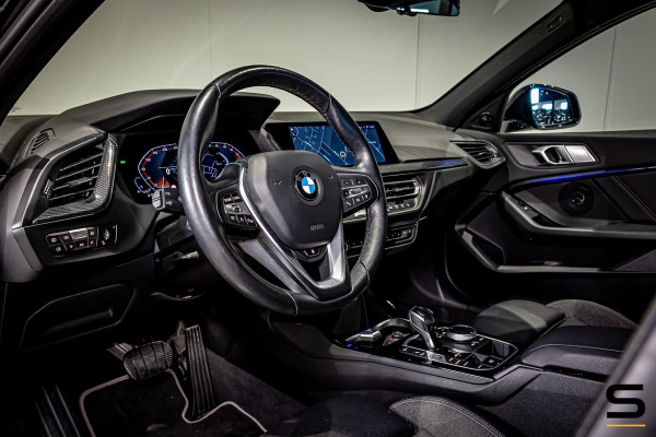 BMW 1-serie 118i Business Edition|NAP|Stoel & stuur verwarming