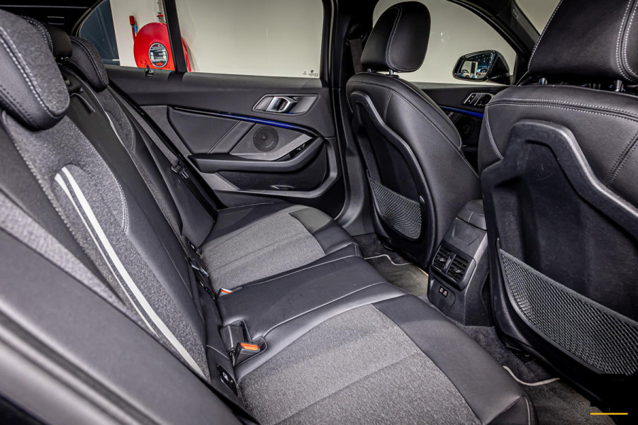 BMW 1-serie 118i Business Edition|NAP|Stoel & stuur verwarming