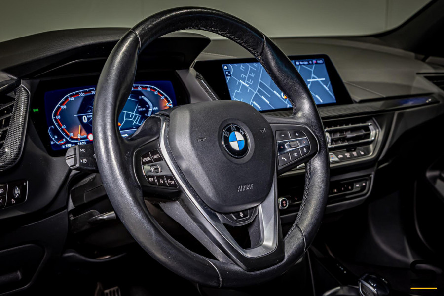 BMW 1-serie 118i Business Edition|NAP|Stoel & stuur verwarming