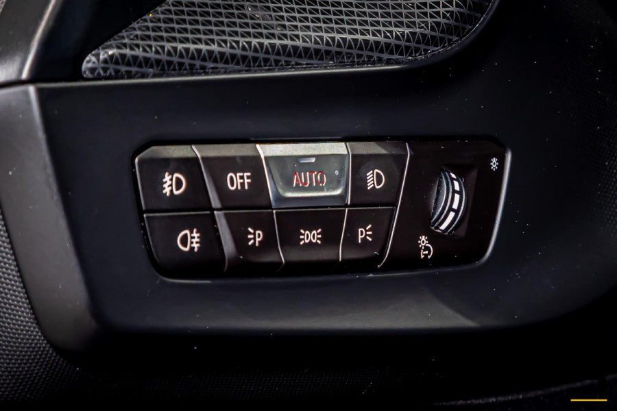 BMW 1-serie 118i Business Edition|NAP|Stoel & stuur verwarming