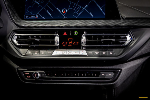 BMW 1-serie 118i Business Edition|NAP|Stoel & stuur verwarming