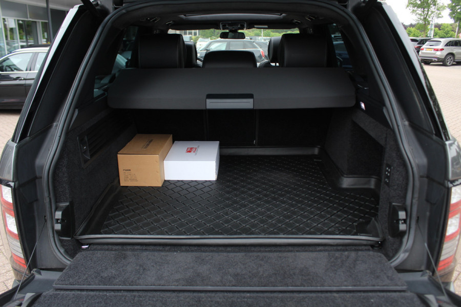 Land Rover Range Rover 3.0 SDV6 Hybrid Autobiography / Trekhaak / Panoramadak / Head-up / 22'' / Leder / Keyless / Meridian / Dodehoek / DAB