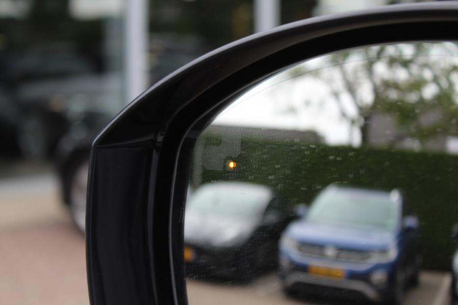 Land Rover Range Rover 3.0 SDV6 Hybrid Autobiography / Trekhaak / Panoramadak / Head-up / 22'' / Leder / Keyless / Meridian / Dodehoek / DAB