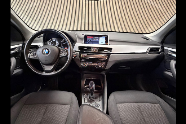 BMW X1 SDrive18i High Executive Edition AUT. NAVIGATIE CAMERA PDC CRUISE KEYLESS-GO STOELVERWARMING