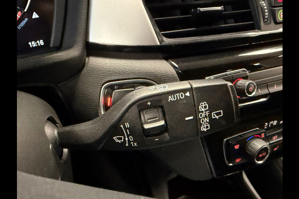 BMW X1 SDrive18i High Executive Edition AUT. NAVIGATIE CAMERA PDC CRUISE KEYLESS-GO STOELVERWARMING