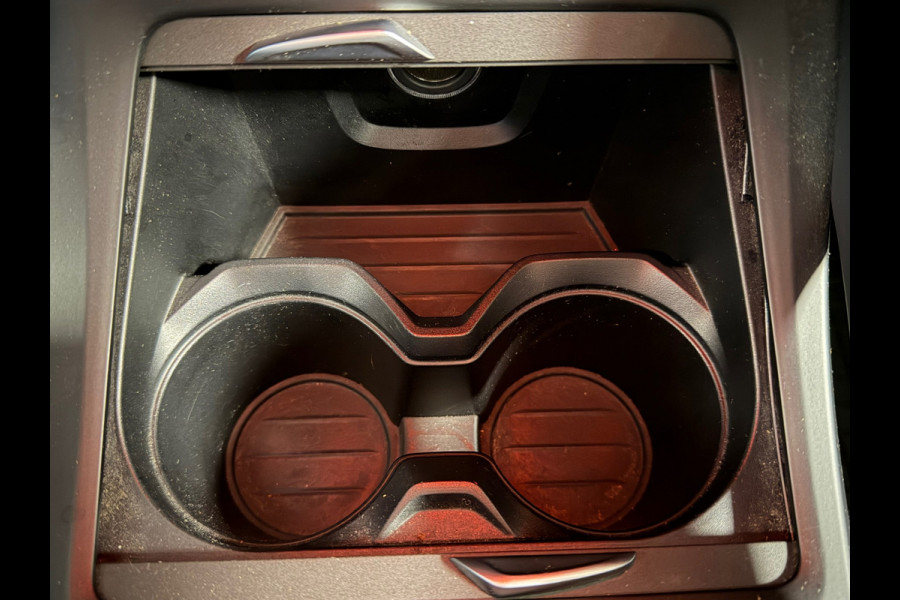 BMW X1 SDrive18i High Executive Edition AUT. NAVIGATIE CAMERA PDC CRUISE KEYLESS-GO STOELVERWARMING