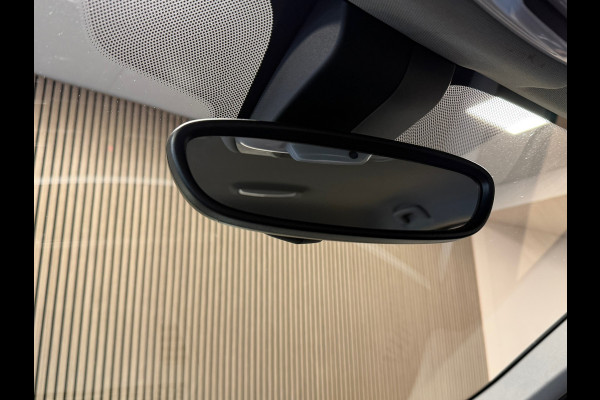 BMW X1 SDrive18i High Executive Edition AUT. NAVIGATIE CAMERA PDC CRUISE KEYLESS-GO STOELVERWARMING