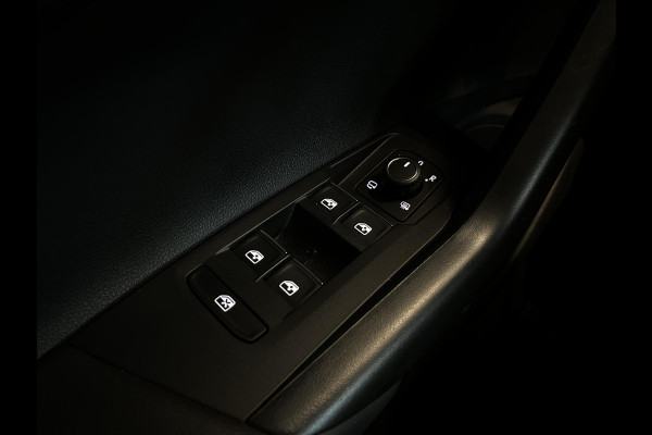 Volkswagen Polo 1.0 TSI Automaat 110pk Goal Navigatie Apple Carplay/ Android Auto Adaptive Cruise Control Parkeersensoren Stoelverwarming Virtual Cockpit Climate Control