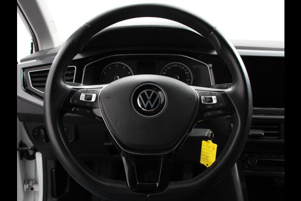 Volkswagen Polo 1.0 TSI 110pk Highline Plus DSG | Apple Carplay/Android Auto | Dab | Parkeer sensoren | Extra Getint Glas | Adaptive Cruise Control