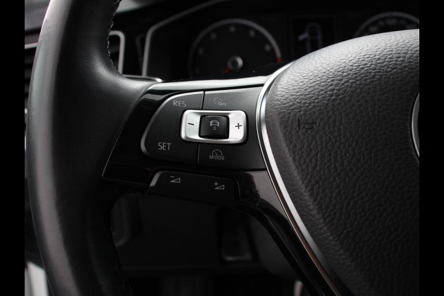 Volkswagen Polo 1.0 TSI 110pk Highline Plus DSG | Apple Carplay/Android Auto | Dab | Parkeer sensoren | Extra Getint Glas | Adaptive Cruise Control