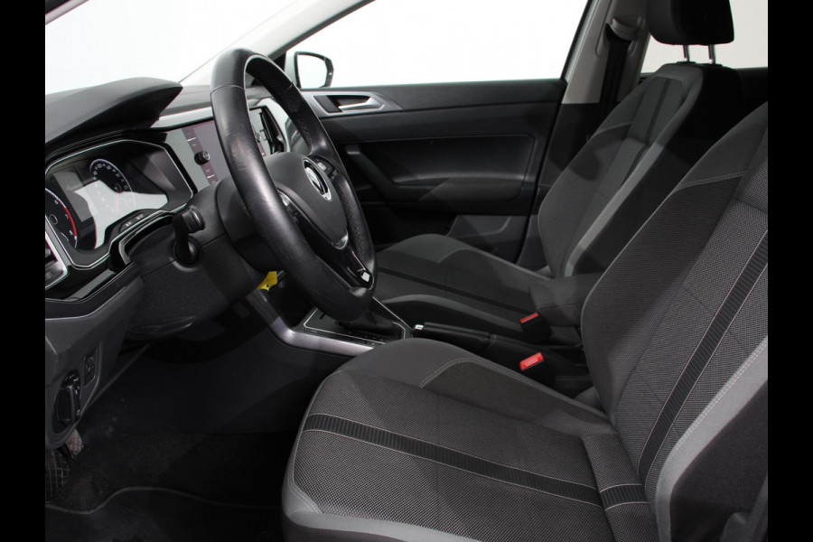 Volkswagen Polo 1.0 TSI 110pk Highline Plus DSG | Apple Carplay/Android Auto | Dab | Parkeer sensoren | Extra Getint Glas | Adaptive Cruise Control