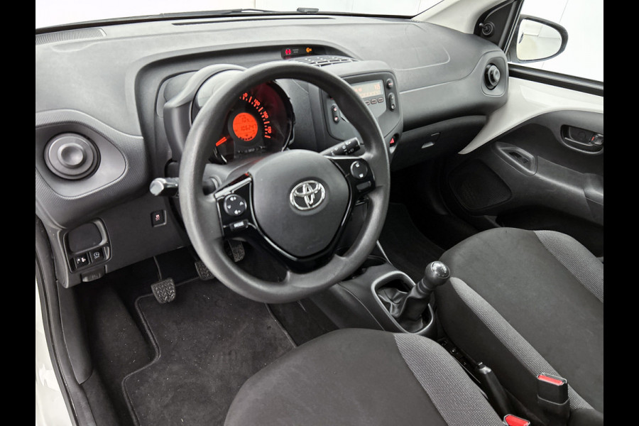 Toyota Aygo 1.0 VVT-i x-fun / Airconditioning / Elec. Pakket / Radio-Usb / Bluetooth / Apk 10-2026