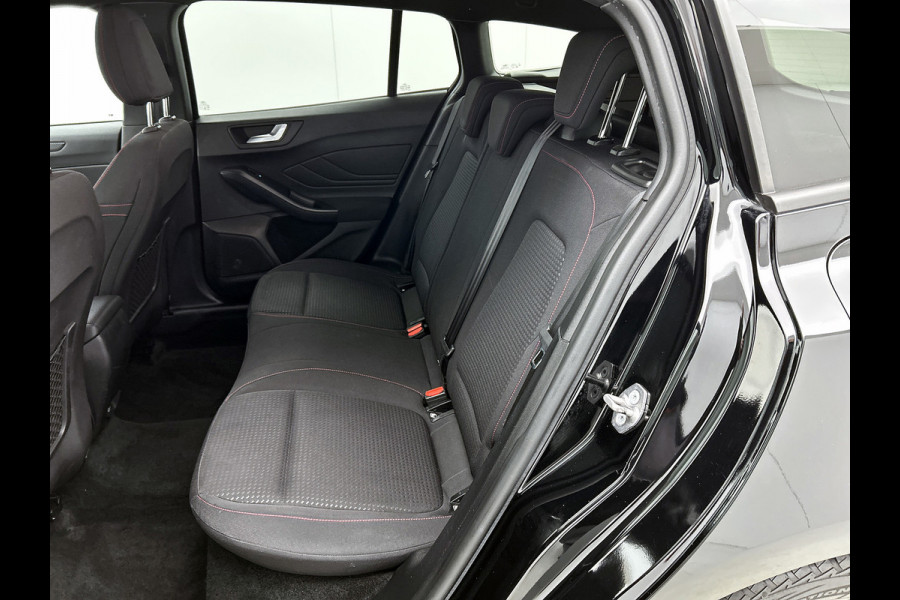 Ford FOCUS Wagon 1.0 EcoBoost ST-Line (NAVI, CARPLAY, LED, STUUR-/STOELVERWARMING, CAMERA, GOED ONDERHOUDEN)