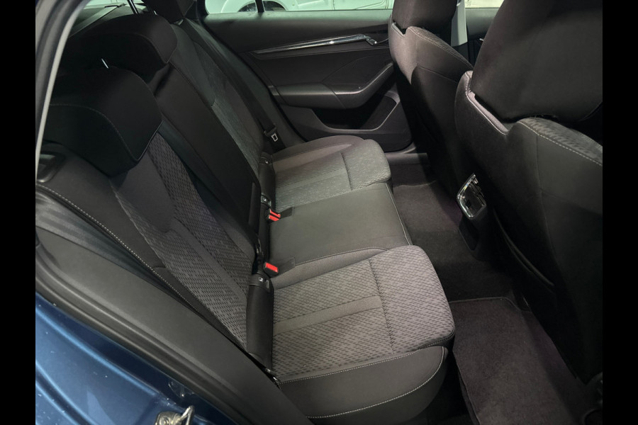 Škoda Octavia Combi 1.0 e-TSI Business Edition Plus Trekhaak, stoel/stuurverwarming, Carplay