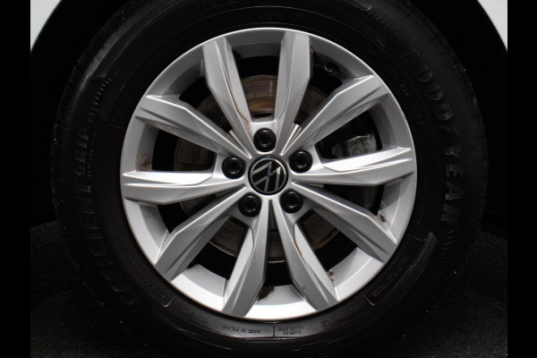 Volkswagen Polo 1.0 TSI 110pk Highline Plus DSG | Apple Carplay/Android Auto | Dab | Parkeer sensoren | Extra Getint Glas | Adaptive Cruise Control