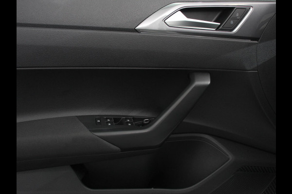 Volkswagen Polo 1.0 TSI 110pk Highline Plus DSG | Apple Carplay/Android Auto | Dab | Parkeer sensoren | Extra Getint Glas | Adaptive Cruise Control