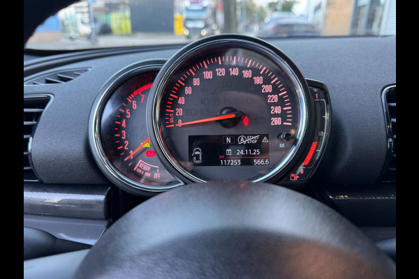 MINI Clubman 1.5 One Pepper II - Panorama dak I Airco I Sport velgen I PDC I Dealer onderhouden