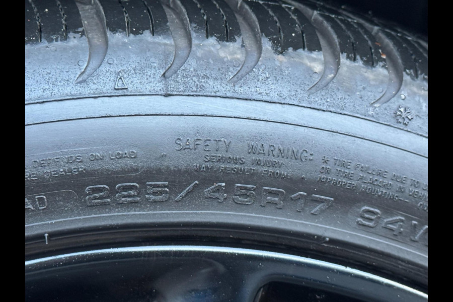 MINI Clubman 1.5 One Pepper II - Panorama dak I Airco I Sport velgen I PDC I Dealer onderhouden