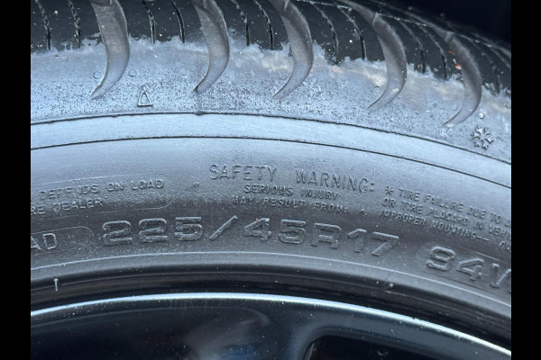 MINI Clubman 1.5 One Pepper II - Panorama dak I Airco I Sport velgen I PDC I Dealer onderhouden