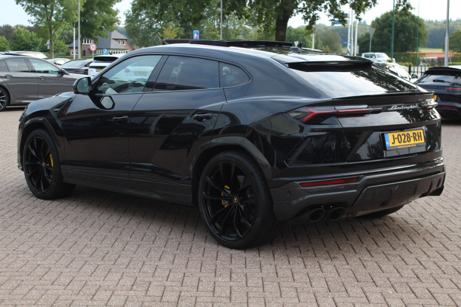Lamborghini Urus 4.0 V8 / NL Auto! / Full Carbon / Keramisch / B&O / Pano / 360Camera / Head-up / 23'' / Stoelventilatie / Massage