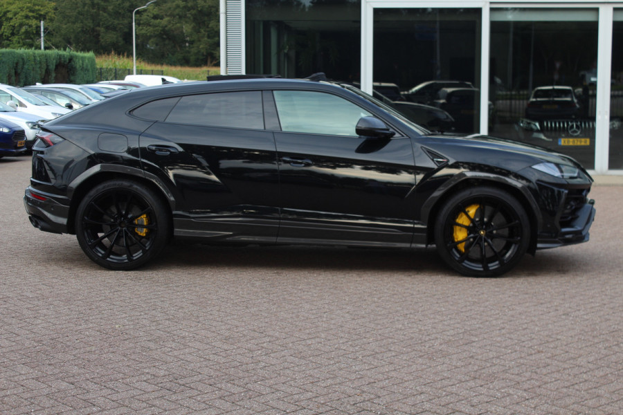 Lamborghini Urus 4.0 V8 / NL Auto! / Full Carbon / Keramisch / B&O / Pano / 360Camera / Head-up / 23'' / Stoelventilatie / Massage