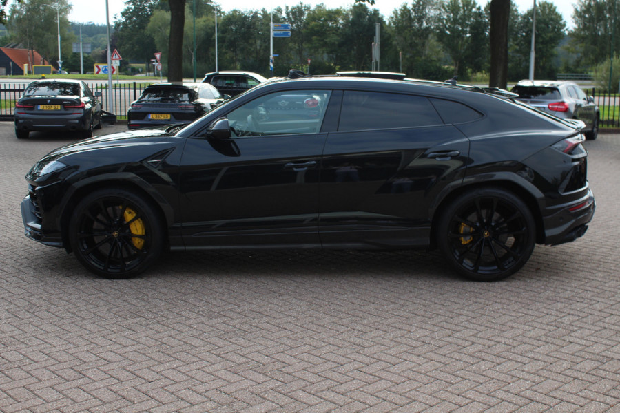 Lamborghini Urus 4.0 V8 / NL Auto! / Full Carbon / Keramisch / B&O / Pano / 360Camera / Head-up / 23'' / Stoelventilatie / Massage