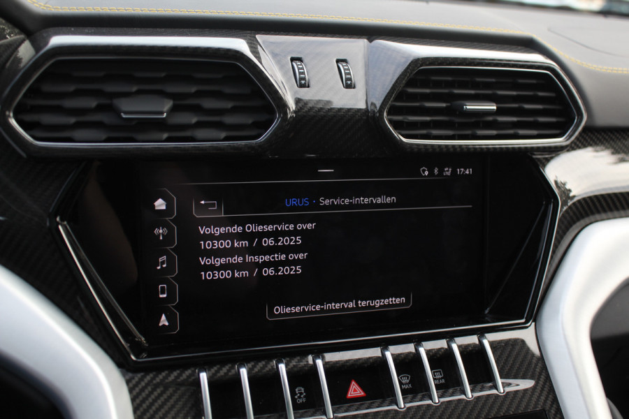 Lamborghini Urus 4.0 V8 / NL Auto! / Full Carbon / Keramisch / B&O / Pano / 360Camera / Head-up / 23'' / Stoelventilatie / Massage