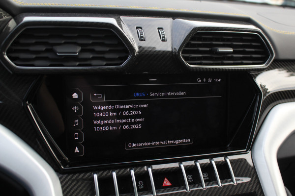 Lamborghini Urus 4.0 V8 / NL Auto! / Full Carbon / Keramisch / B&O / Pano / 360Camera / Head-up / 23'' / Stoelventilatie / Massage