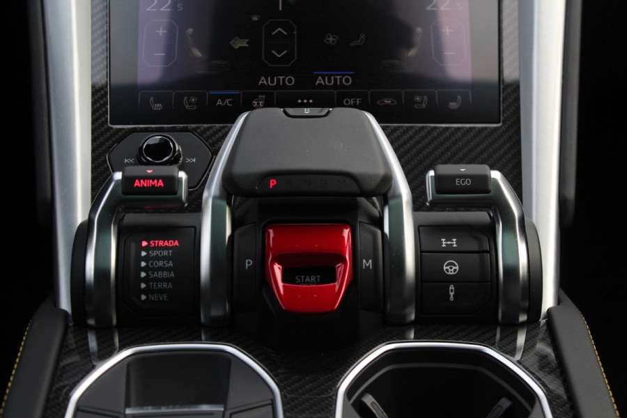 Lamborghini Urus 4.0 V8 / NL Auto! / Full Carbon / Keramisch / B&O / Pano / 360Camera / Head-up / 23'' / Stoelventilatie / Massage