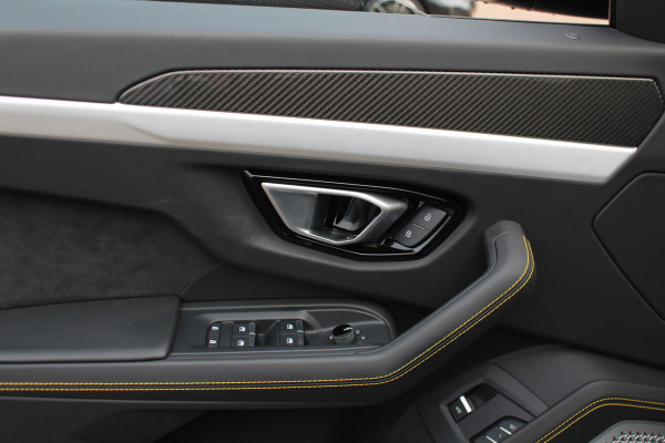 Lamborghini Urus 4.0 V8 / NL Auto! / Full Carbon / Keramisch / B&O / Pano / 360Camera / Head-up / 23'' / Stoelventilatie / Massage
