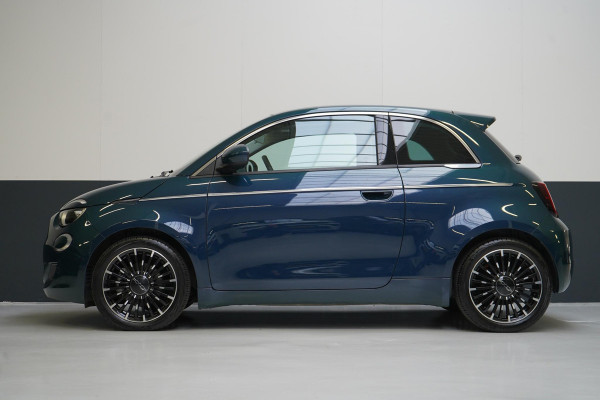 Fiat 500 Icon 42 kWh | SoH 93% | Panoramadak | Keyless | Achteruitrijcamera | Navigatie