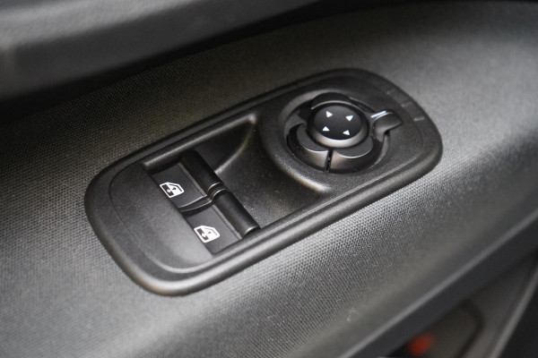 Fiat 500 Icon 42 kWh | SoH 93% | Panoramadak | Keyless | Achteruitrijcamera | Navigatie