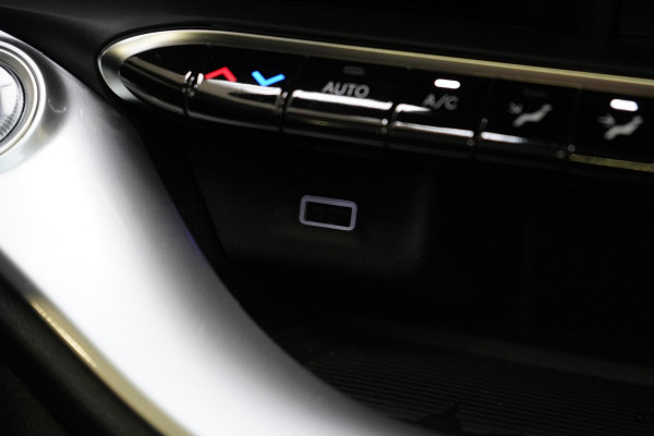 Fiat 500 Icon 42 kWh | SoH 93% | Panoramadak | Keyless | Achteruitrijcamera | Navigatie