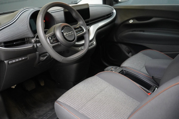 Fiat 500 Icon 42 kWh | SoH 93% | Panoramadak | Keyless | Achteruitrijcamera | Navigatie