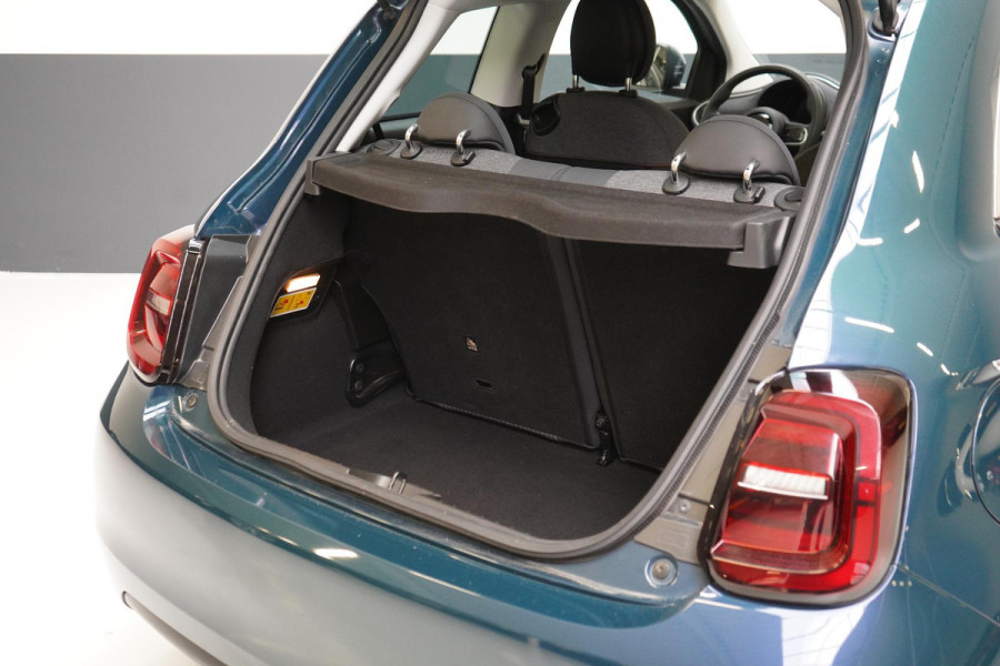 Fiat 500 Icon 42 kWh | SoH 93% | Panoramadak | Keyless | Achteruitrijcamera | Navigatie