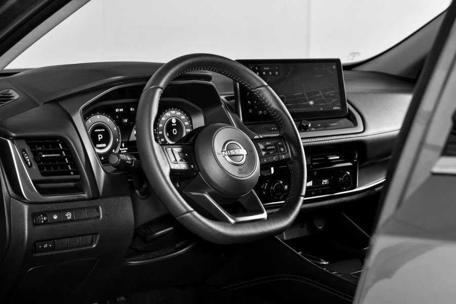 Nissan QASHQAI 1.3 MHEV Xtronic 158 PK N-Connecta - Automaat | Panodak | Cold Pack | Dig. Cockpit | Adapt. Cruise | 360 Camera | PDC | NAV + App Connect | LM 18" | ECC | 7691