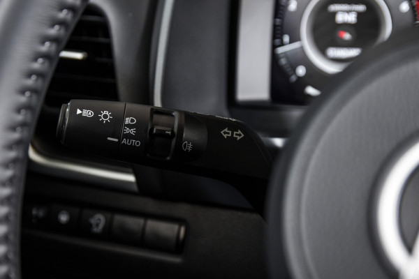 Nissan QASHQAI 1.3 MHEV Xtronic 158 PK N-Connecta - Automaat | Panodak | Cold Pack | Dig. Cockpit | Adapt. Cruise | 360 Camera | PDC | NAV + App Connect | LM 18" | ECC | 7691