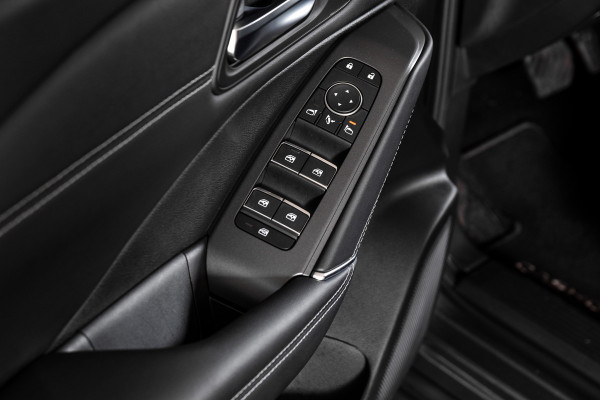 Nissan QASHQAI 1.3 MHEV Xtronic 158 PK N-Connecta - Automaat | Panodak | Cold Pack | Dig. Cockpit | Adapt. Cruise | 360 Camera | PDC | NAV + App Connect | LM 18" | ECC | 7691