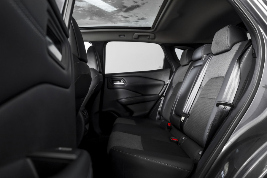 Nissan QASHQAI 1.3 MHEV Xtronic 158 PK N-Connecta - Automaat | Panodak | Cold Pack | Dig. Cockpit | Adapt. Cruise | 360 Camera | PDC | NAV + App Connect | LM 18" | ECC | 7691