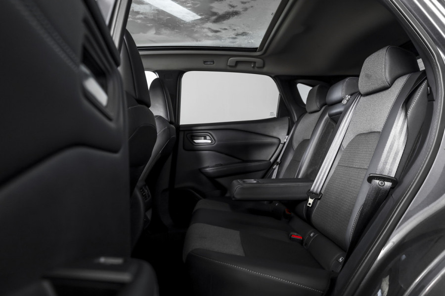 Nissan QASHQAI 1.3 MHEV Xtronic 158 PK N-Connecta - Automaat | Panodak | Cold Pack | Dig. Cockpit | Adapt. Cruise | 360 Camera | PDC | NAV + App Connect | LM 18" | ECC | 7691