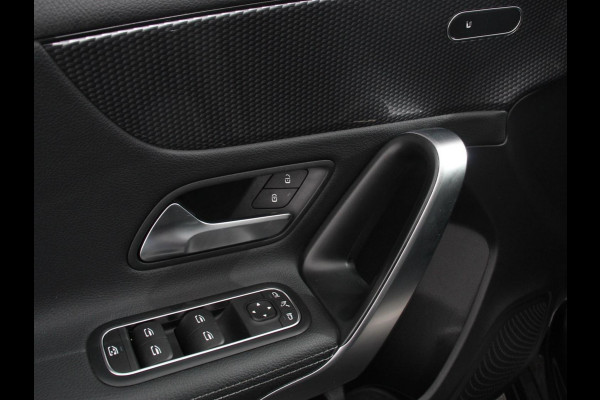 Mercedes-Benz A-Klasse 200 Automaat Progressive Mercedes-Benz A-klasse 200 Progressive | Navigatie | Climate Control | Lane Assist | Camera | Trekhaak | DAB | LED | Verkeersbord Herkenning |