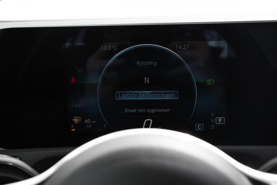 Mercedes-Benz A-Klasse 200 Automaat Progressive Mercedes-Benz A-klasse 200 Progressive | Navigatie | Climate Control | Lane Assist | Camera | Trekhaak | DAB | LED | Verkeersbord Herkenning |